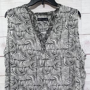 Marks & Spencer Black and White Sleeveless Blouse Size 20 V-neck